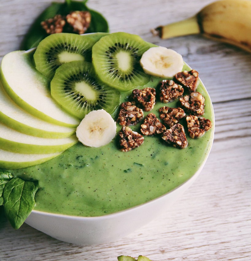 Recette Smoothie Bowl banane kiwi - Granola Cacao Noisette Les Fruits Détendus