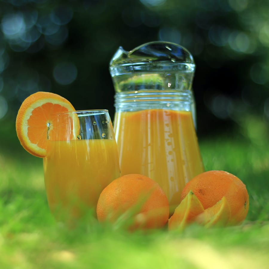 Les bienfaits de boire du jus d'orange en bouteille : bon à savoir